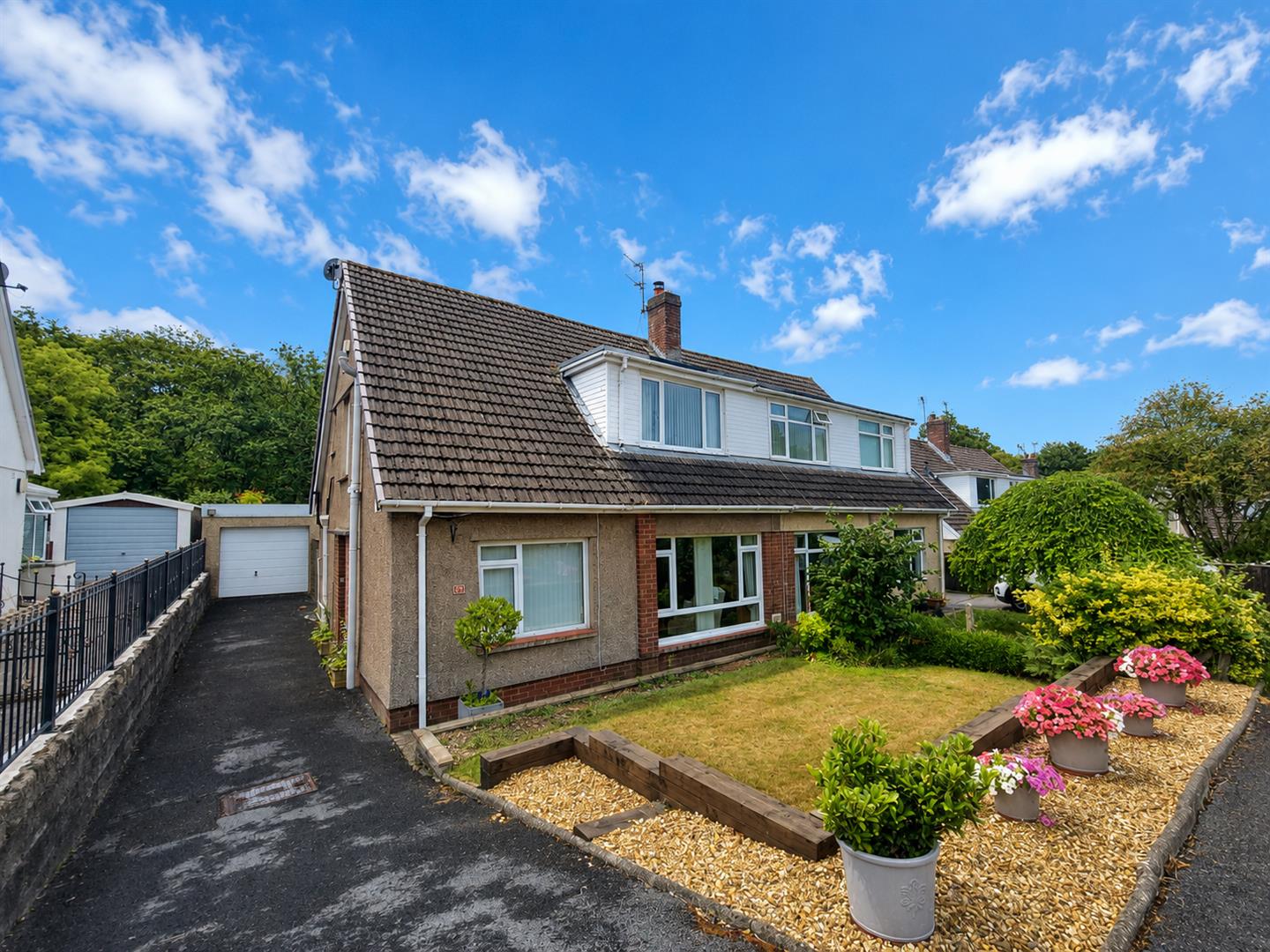 Woodfield Avenue, Pontlliw, Swansea, SA4 9EQ